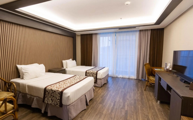 Xenia Hotel Clark - Multi Use Hotel