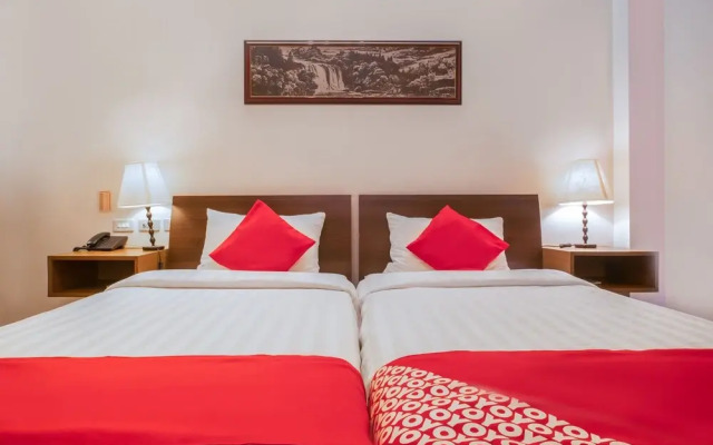 OYO 579 Anisabel Suites