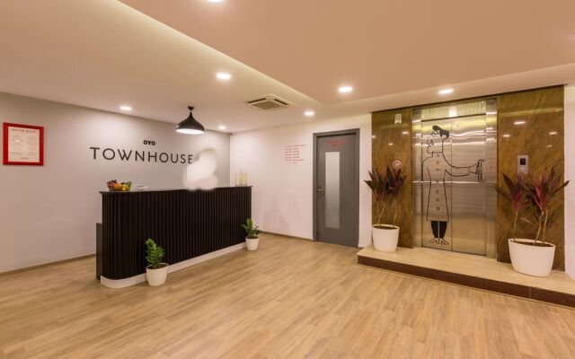 OYO Townhouse 025 Garuda Mall Bangalore