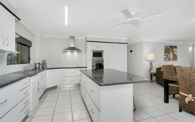 Roydon Beachfront Apartments