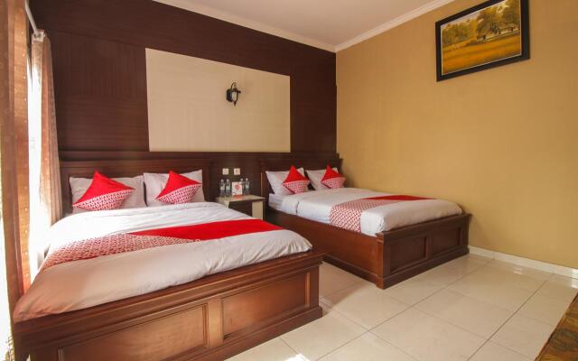 OYO 820 Abad Baru Hotel