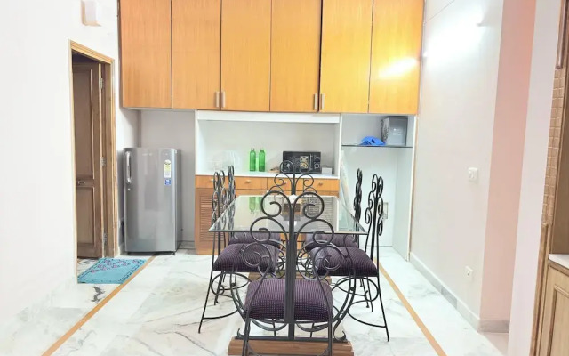 Luxury 2 Bedroom's Apartment