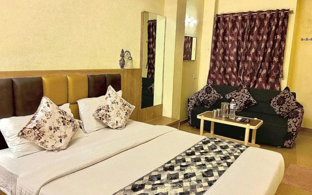 Oyo 87961 Hotel Im-Pact Stays Palace