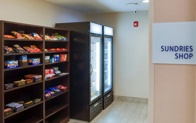 Holiday Inn Express & Suites Nevada by IHG
