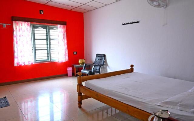 Giridarshini Homestay - Pool, Falls, Home Food & Estate