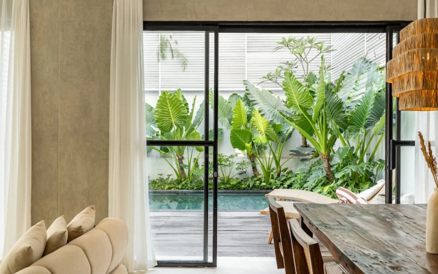 4BR Luxe Pool Villa Canggu near Finns