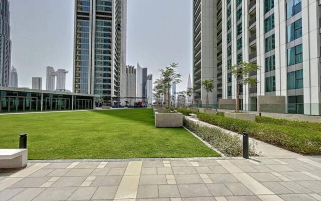 SuperHost - Downtown Delight 2BR Apt Opposite Burj Khalifa