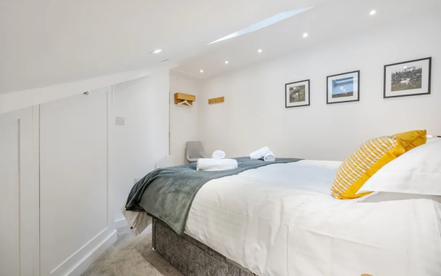 The Botanical Flat 1