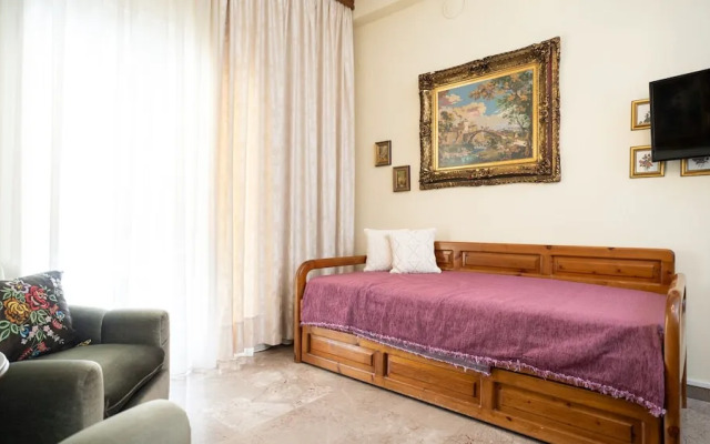 Theoni Central Apartment