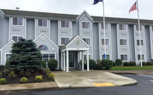 GuestHouse Inn & Suites Sutherlin