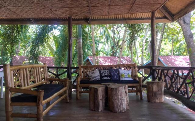 beach house resort and dive center