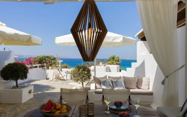 B4 Cycladic Home for 6 by the Beach