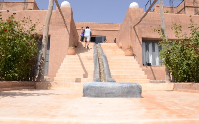 Shems Moon Lodge & Spa