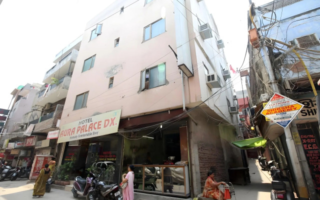 OYO 9726 Hotel Aura Palace Deluxe