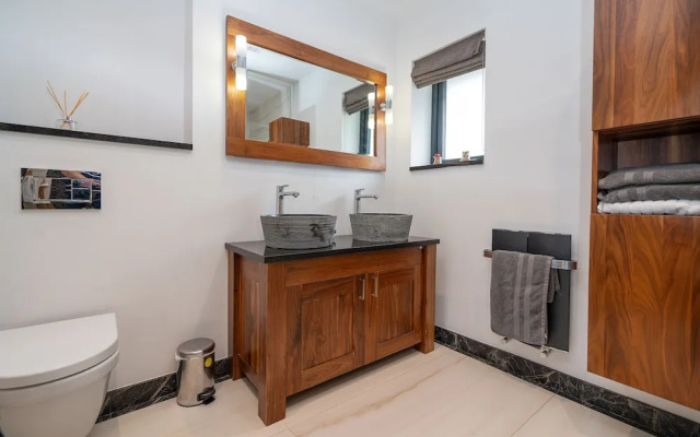 Antrim House Guest Rooms & Suites