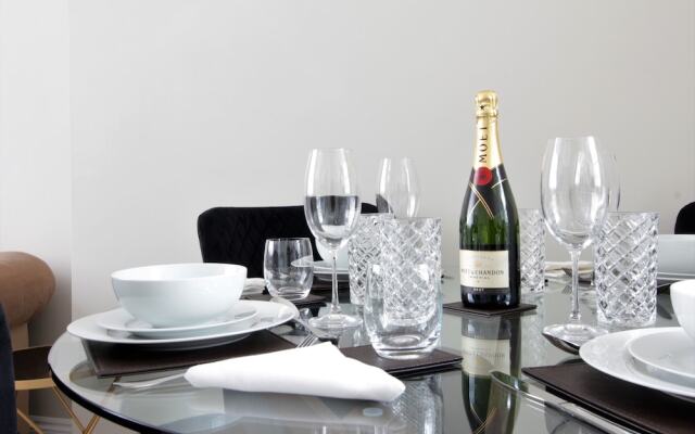 Avari Apartments - Hatton Collection