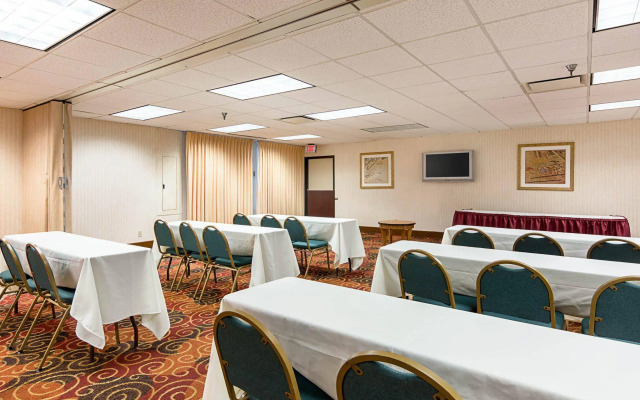 Comfort Inn Falls Church - Tysons Corner
