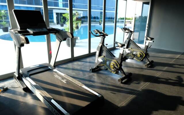 New And Modern Studio At The City Square Apartment