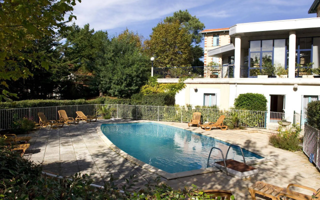 Résidence de Tourisme Vacances Bleues Villa Régina
