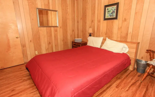 Grannys Love Shack by Big Bear Cool Cabins