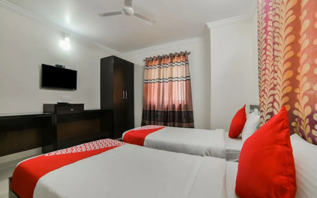 OYO 23589 Crown Palace
