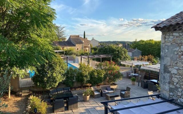 Mont Bouquet Lodge