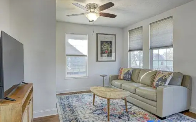 Spacious Renovated Home Near Attractions