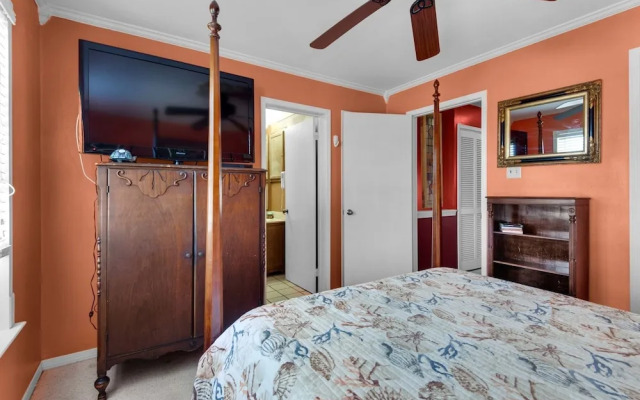 Pelican Point 2 Bedroom Townhouse by RedAwning