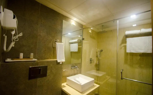 Hotel Grand Elegance