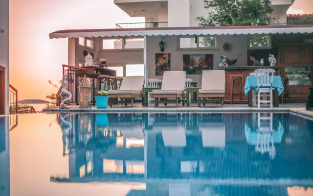 Sunset Villa Hotel