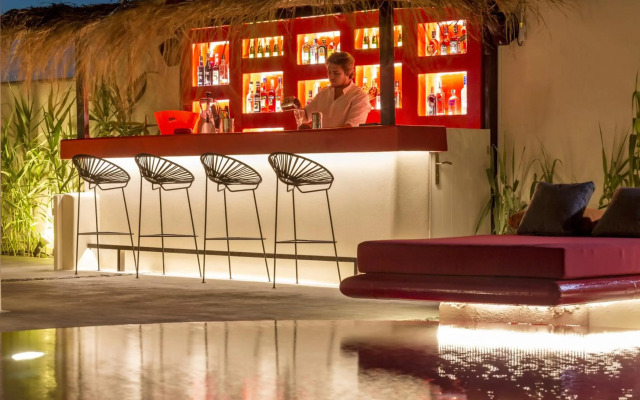 Art Hotel Santorini