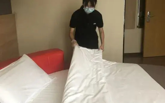 Shankee Hotel (Nanjing South Railway Station Shuanglong Avenue Subway Station)