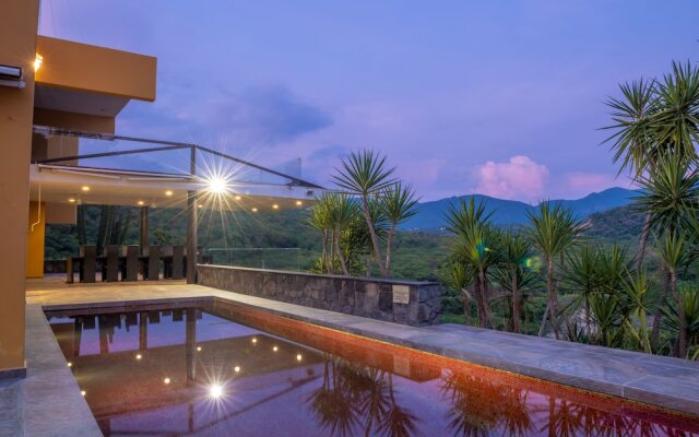 Casa Ave del Risco (Villa con río y cascada al interior)