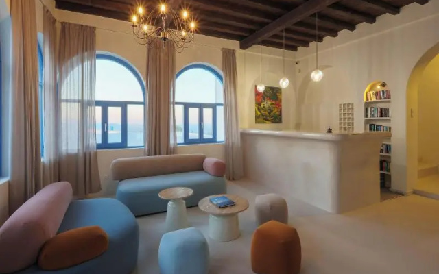 White Pearl Laokasti Suites