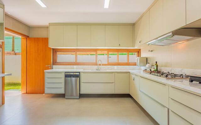 PF16 Casa Alto Luxo 5 Suítes Praia Bella Faxineira Inclusa