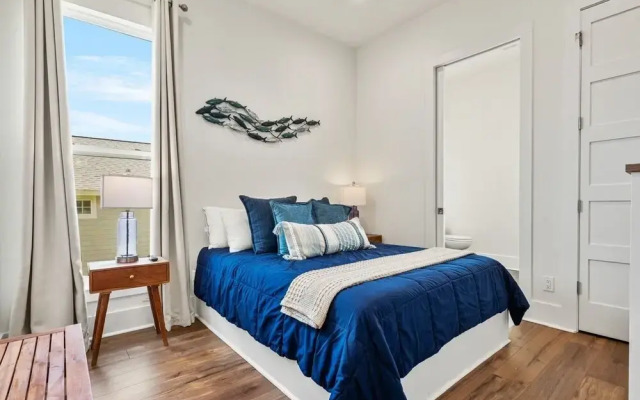 Tidewater 4 Bedroom Home by RedAwning