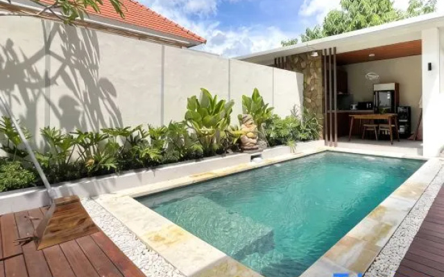 The Lavana Villa Pramestha River Side – Pool – Mambal
