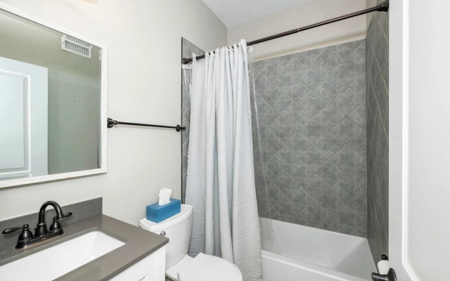 Ludlow Lodge w/ City Views