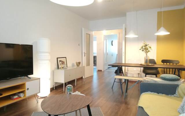 Must City Center Apartment