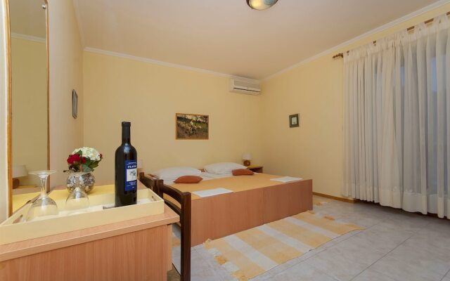 Rooms Vlahovic
