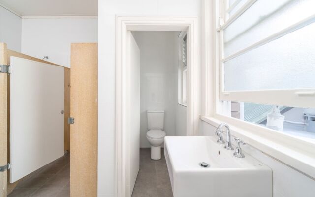 Sydney Junction Hotel