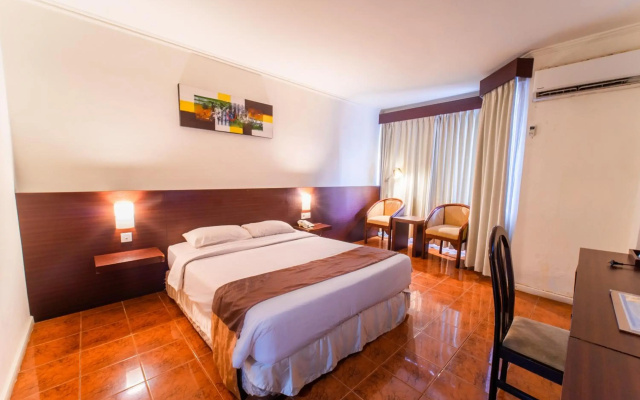 Capital O 1735 Adika Bahtera Hotel
