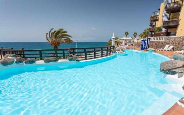 Altamar 44 balcony&pool By CanariasGetaway