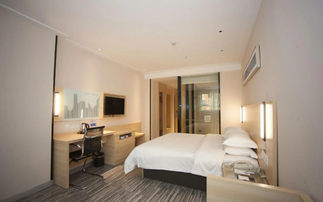 Queen Design Hotel (Qiandeng Lake Resort Guicheng Subway Station Branch)