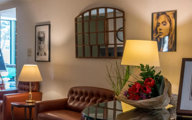 Alexios Inn Hotel