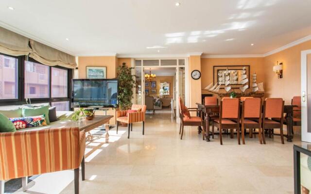 4 bedroom apartment close by beach in Fuengirola