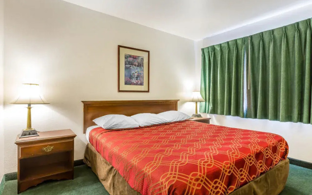 Econo Lodge I-5 at Rt. 58