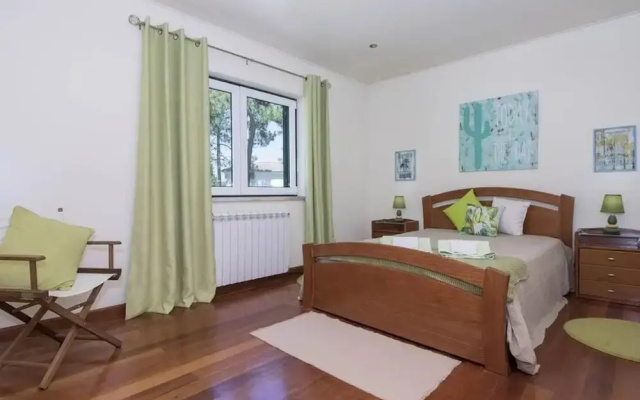 Villa Fati in Pen Nsula de Tr ia