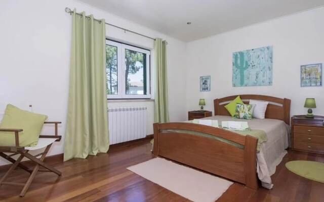 Villa Fati in Pen Nsula de Tr ia