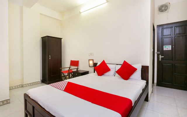 OYO 117 Gina Hotel